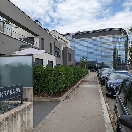 1 Bedroom With Garage & Outdoor Area In Kirchberg ルクセンブルク