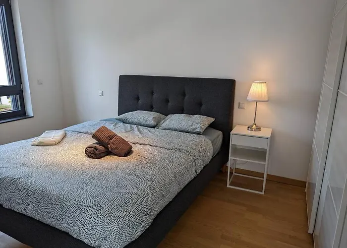 1 Bedroom With Garage & Outdoor Area In Kirchberg Lägenhet *